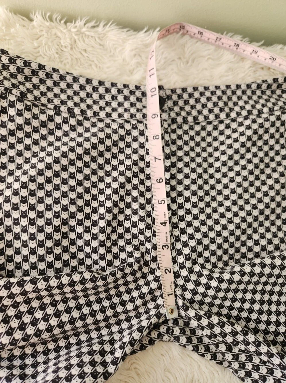 Betabrand black white